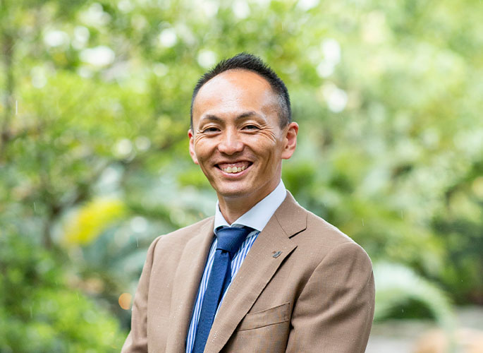 取締役社長  東慶児